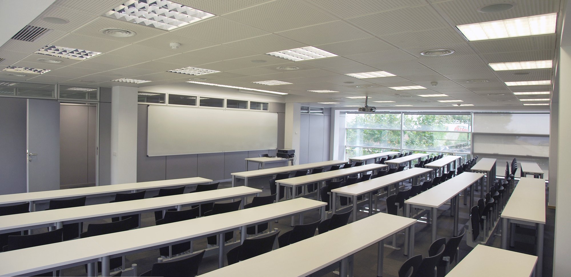 NOU EDIFICI_aulagran_10set10_2 NOU EDIFICI_aulagran_10set10_2